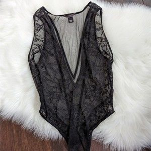 Victoria’s Secret Plunge Neck Black Lace Bodysuit M Medium